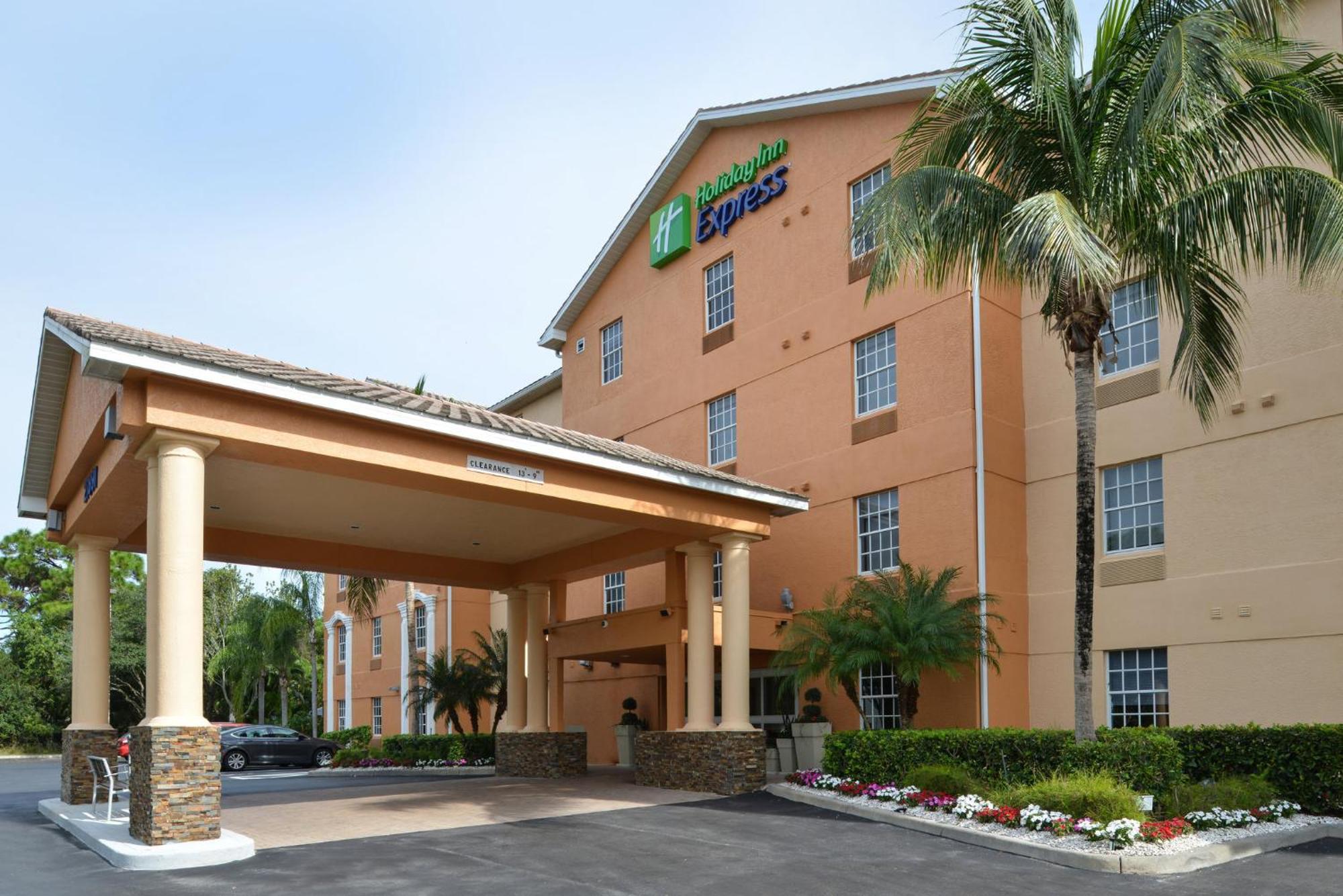 Holiday Inn Express Hotel & Suites Bonita Springs/Naples By Ihg Extérieur photo
